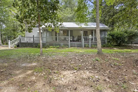 10766 Johns Bayou Cir, Vancleave, MS 39565