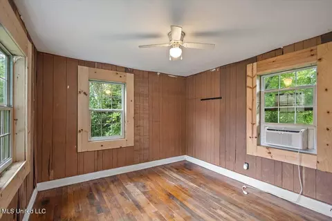 Bedroom - 227 Columbus St, Jackson, MS 39209 photo 2 of 2
