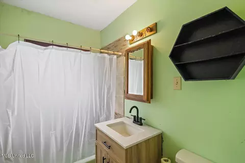 Bath - 227 Columbus St, Jackson, MS 39209 photo 1 of 1