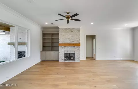 Living - 241 Bronson Bnd, Flowood, MS 39232 photo 3 of 5
