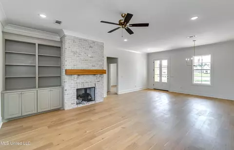 Living - 241 Bronson Bnd, Flowood, MS 39232 photo 4 of 5