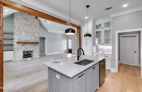 Kitchen - 501 Harper Cv, Flowood, MS 39232 photo 6 of 6