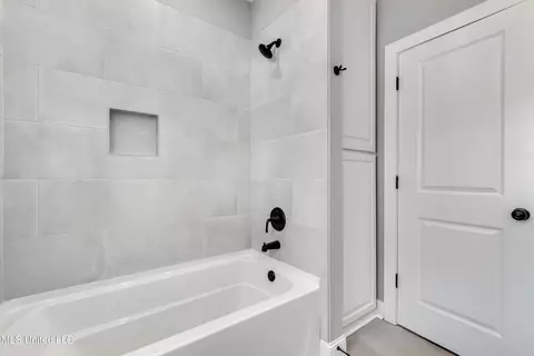 Bath - 501 Harper Cv, Flowood, MS 39232 photo 8 of 10