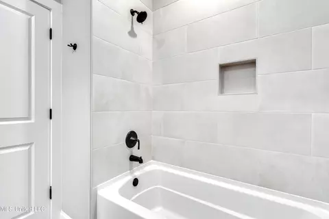 Bath - 501 Harper Cv, Flowood, MS 39232 photo 3 of 10