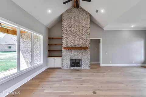 Living - 501 Harper Cv, Flowood, MS 39232 photo 4 of 5