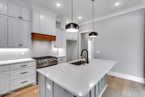 Kitchen - 501 Harper Cv, Flowood, MS 39232 photo 3 of 6