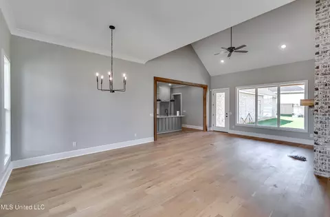 Living - 501 Harper Cv, Flowood, MS 39232 photo 2 of 5
