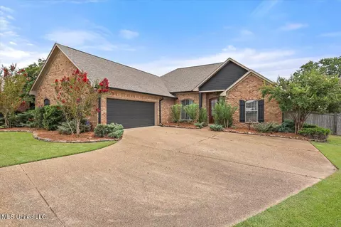 Exterior - 2006 Estates Cv, Pearl, MS 39208 photo 2 of 7