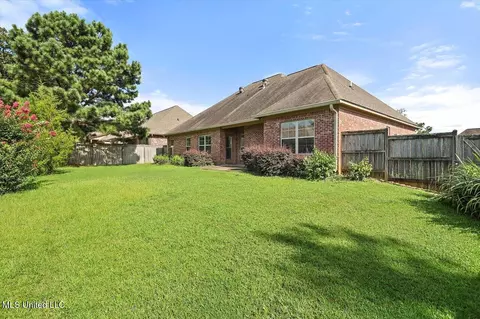 Exterior - 119 Turtle Ridge Dr, Brandon, MS 39047 photo 4 of 5