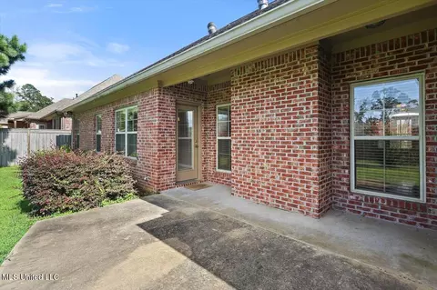 Exterior - 119 Turtle Ridge Dr, Brandon, MS 39047 photo 3 of 5
