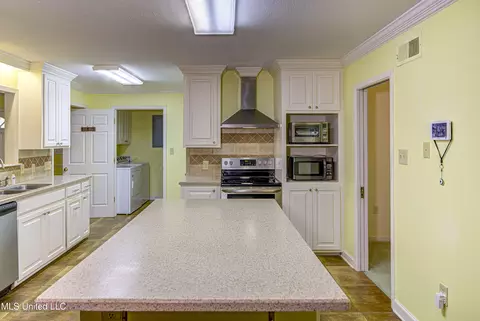 1005 Briarwood Dr, Jackson, MS 39211 photo 13