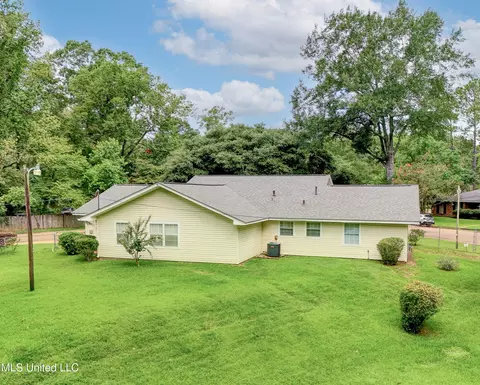 1005 Briarwood Dr, Jackson, MS 39211 photo 7