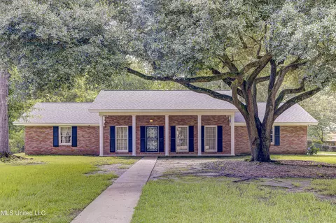 1005 Briarwood Dr, Jackson, MS 39211 photo 4