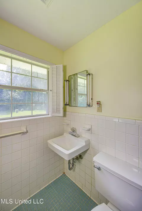 1005 Briarwood Dr, Jackson, MS 39211 photo 29