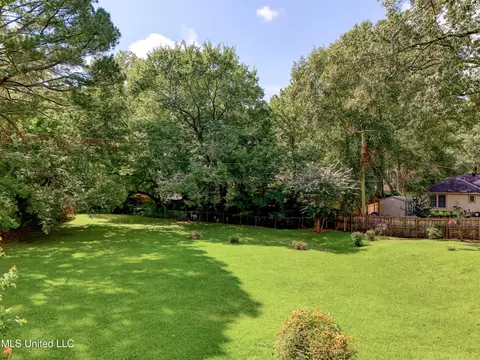 1005 Briarwood Dr, Jackson, MS 39211 photo 8