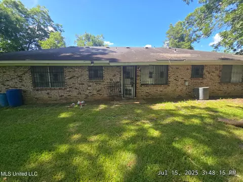 Exterior - 5709 Fairchild St, Jackson, MS 39209 photo 6 of 7