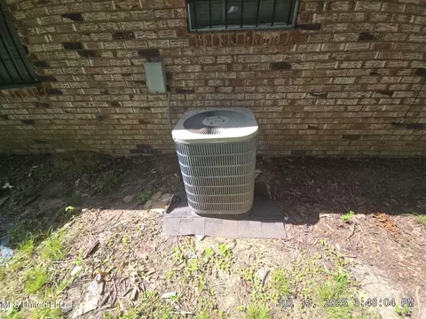 Exterior - 5709 Fairchild St, Jackson, MS 39209 photo 5 of 7