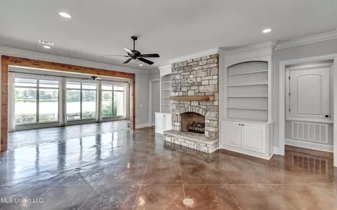 Living - 294 Dover Ln, Madison, MS 39110 photo 1 of 5