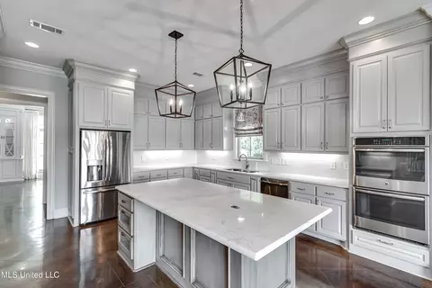 Kitchen - 294 Dover Ln, Madison, MS 39110 photo 6 of 7
