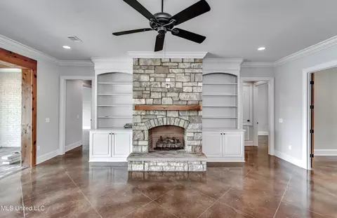 Living - 294 Dover Ln, Madison, MS 39110 photo 2 of 5
