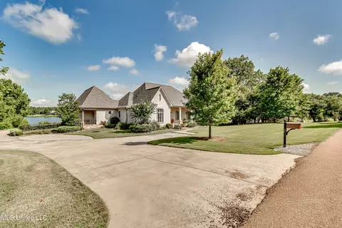 Exterior - 294 Dover Ln, Madison, MS 39110 photo 5 of 22