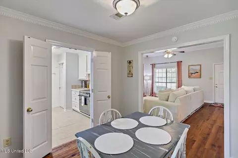 Dining - 1021 Laurel Dr, Flowood, MS 39232 photo 2 of 2