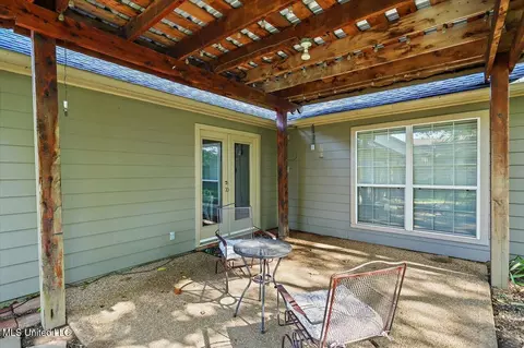 Exterior - 1021 Laurel Dr, Flowood, MS 39232 photo 7 of 8