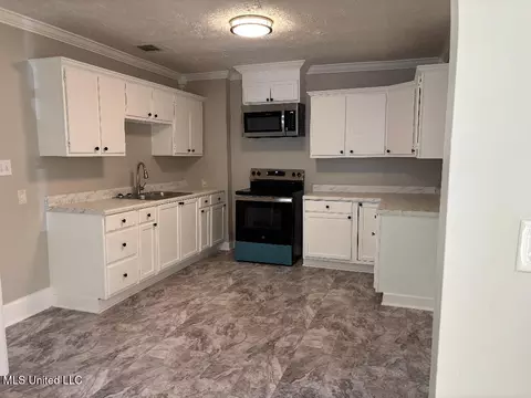 Kitchen - 4650 Manila Dr, Jackson, MS 39206 photo 1 of 1