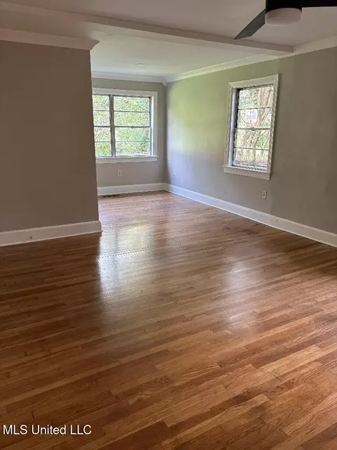 Living - 4650 Manila Dr, Jackson, MS 39206 photo 3 of 3
