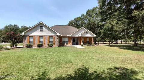 17 Jm Carnell Rd, Poplarville, MS 39470