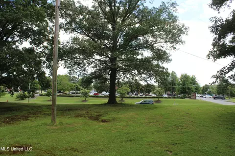 8654 Goodman Rd, Olive Branch, MS 38654 photo 4