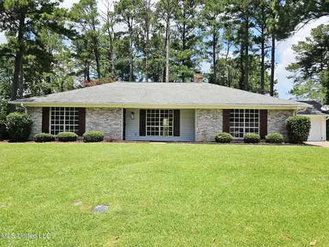 126 Waywood Dr, Jackson, MS 39212