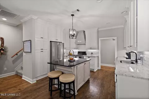 Kitchen - 311 E Brandon Ct, Brandon, MS 39042 photo 2 of 4