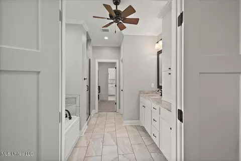 Entry Way - 311 E Brandon Ct, Brandon, MS 39042 photo 5 of 8