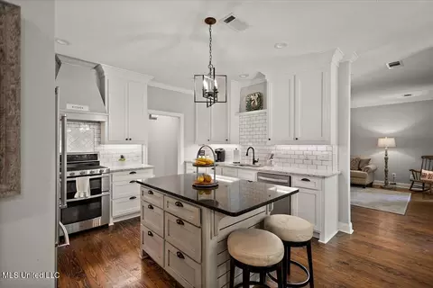 Kitchen - 311 E Brandon Ct, Brandon, MS 39042 photo 1 of 4