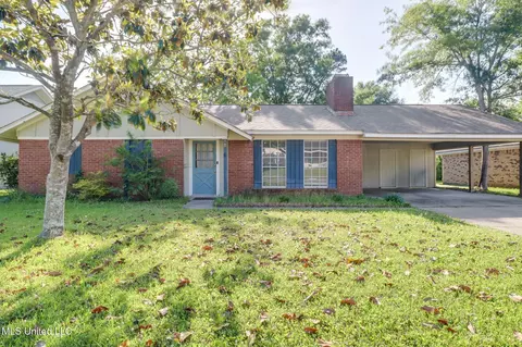 827 Carolee Cir, Biloxi, MS 39532