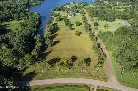 Lake Crest Place, Flora, MS 39071 photo 3