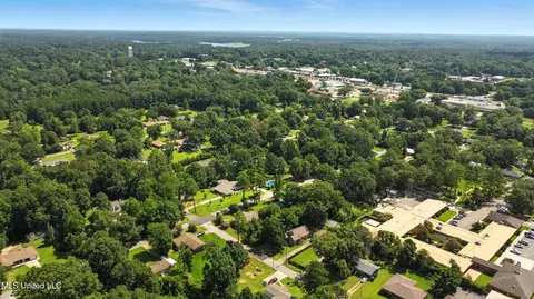View/Area - 611 W Second Ave, Wiggins, MS 39577 photo 3 of 3