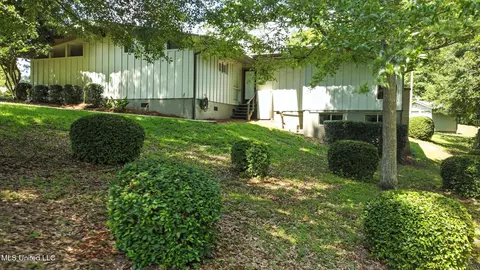 Exterior - 611 W Second Ave, Wiggins, MS 39577 photo 11 of 14