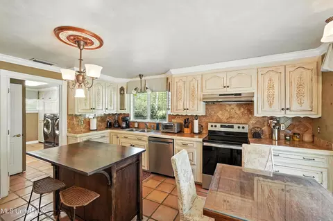 Kitchen - 611 W Second Ave, Wiggins, MS 39577 photo 3 of 3