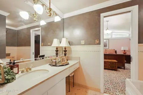 Bath - 611 W Second Ave, Wiggins, MS 39577 photo 3 of 4