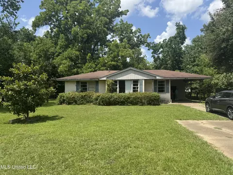 120 Apple St, Ridgecrest, LA 71334