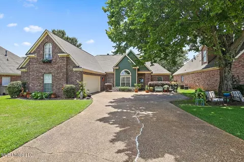 555 Clubhouse Dr, Pearl, MS 39208