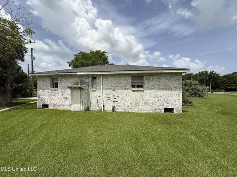 Exterior - 5132 Mitchell Rd, Long Beach, MS 39560 photo 4 of 8