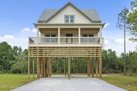 113 Blakemore St, Bay Saint Louis, MS 39520