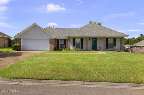 408 Oak Lawn Dr, Pearl, MS 39208