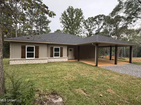 27 Holcomb Carroll Rd, Carriere, MS 39426