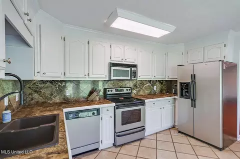 Kitchen - 3521 Utah Rd, Lena, MS 39094 photo 1 of 2