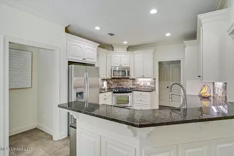 Kitchen - 154 Covey, Madison, MS 39110 photo 1 of 4
