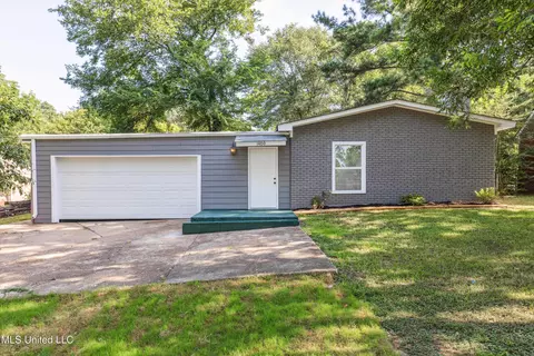 1400 Staunton Dr, Southaven, MS 38671